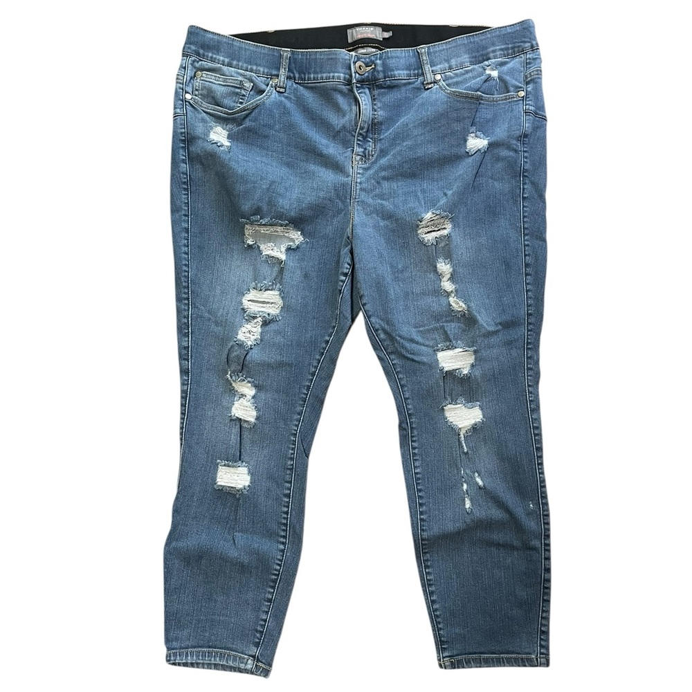 Torrid woman’s size 24 short Distressed Ankle Jeans in Blue